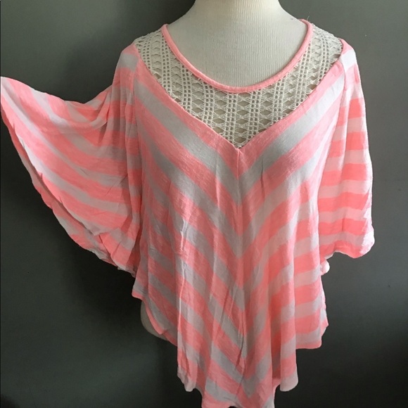 💖Host Pick💖 Maurices dolman sleeve, chevron-striped top with crochet detailing - Picture 2 of 12